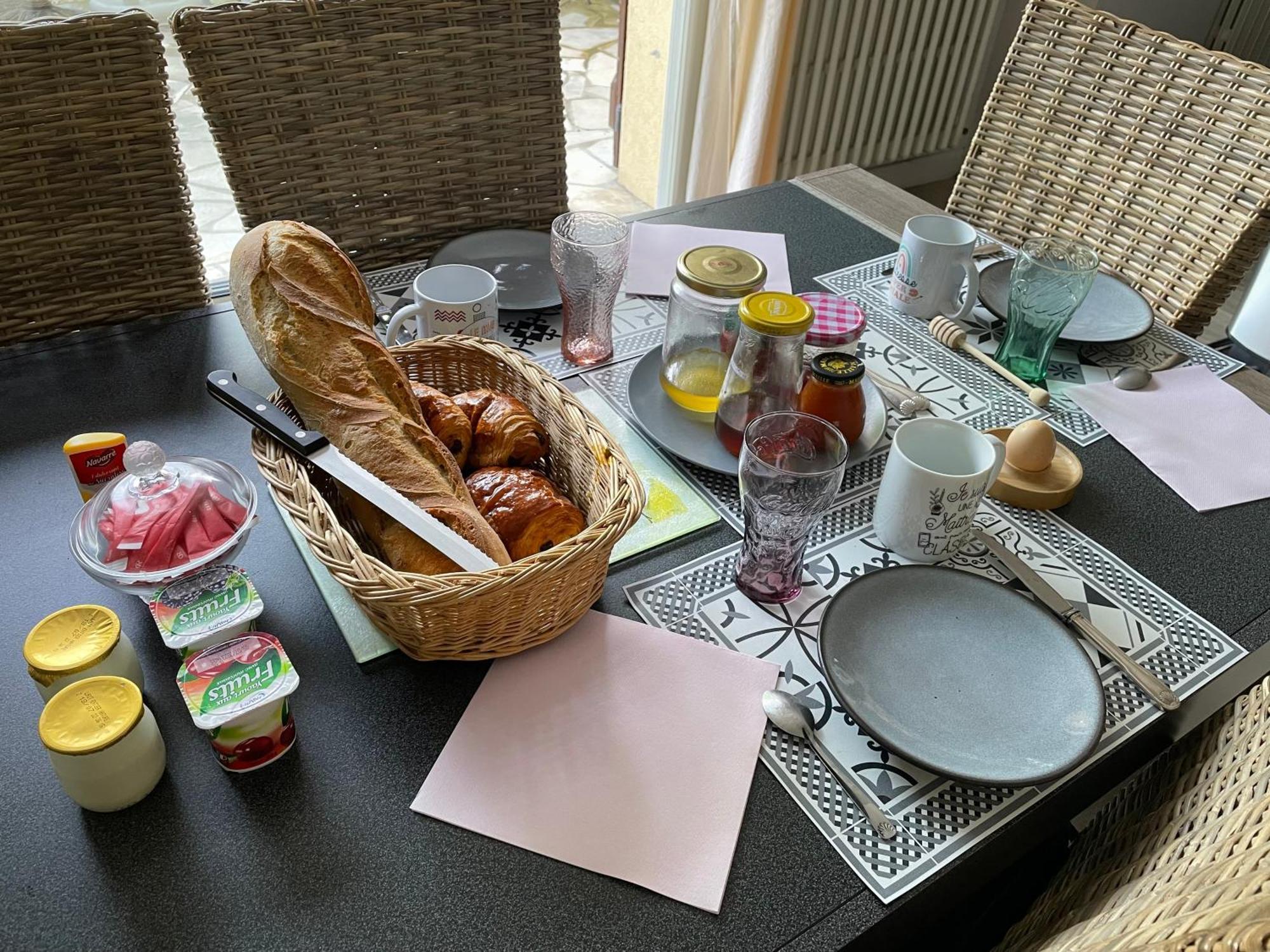 Chez-Sixtine Apartment Albon Екстериор снимка