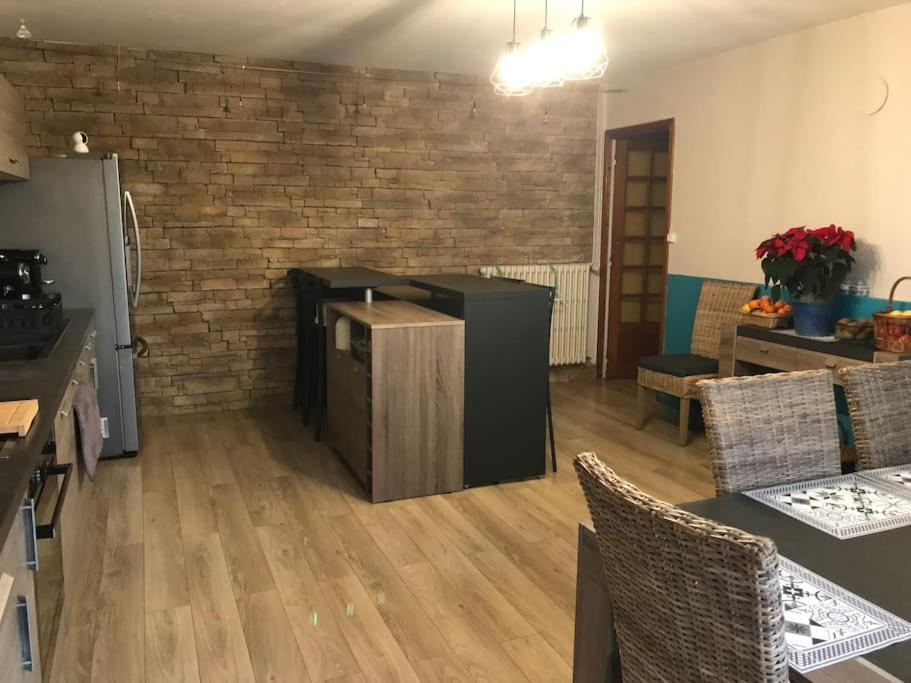 Chez-Sixtine Apartment Albon Екстериор снимка
