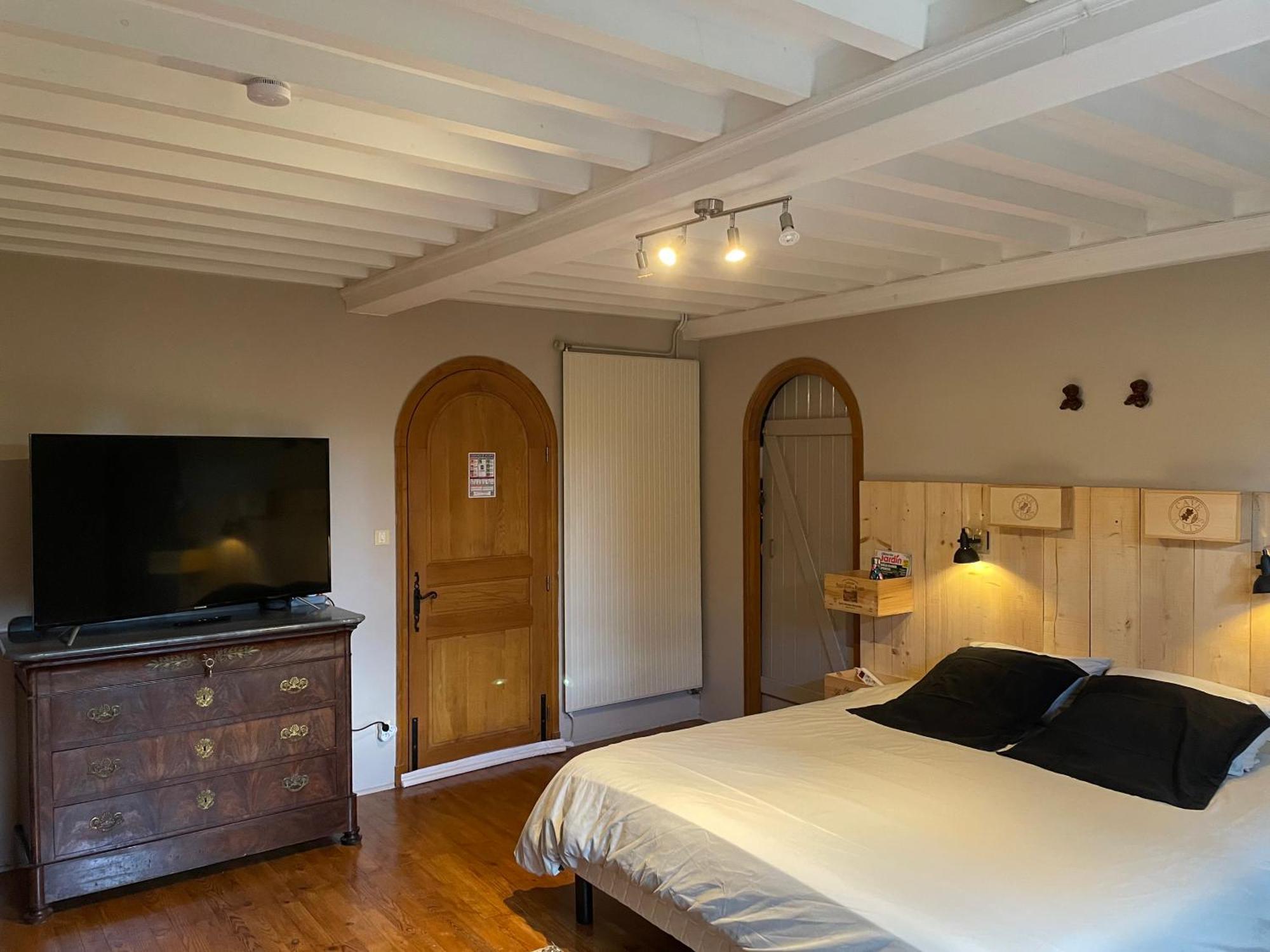Chez-Sixtine Apartment Albon Екстериор снимка