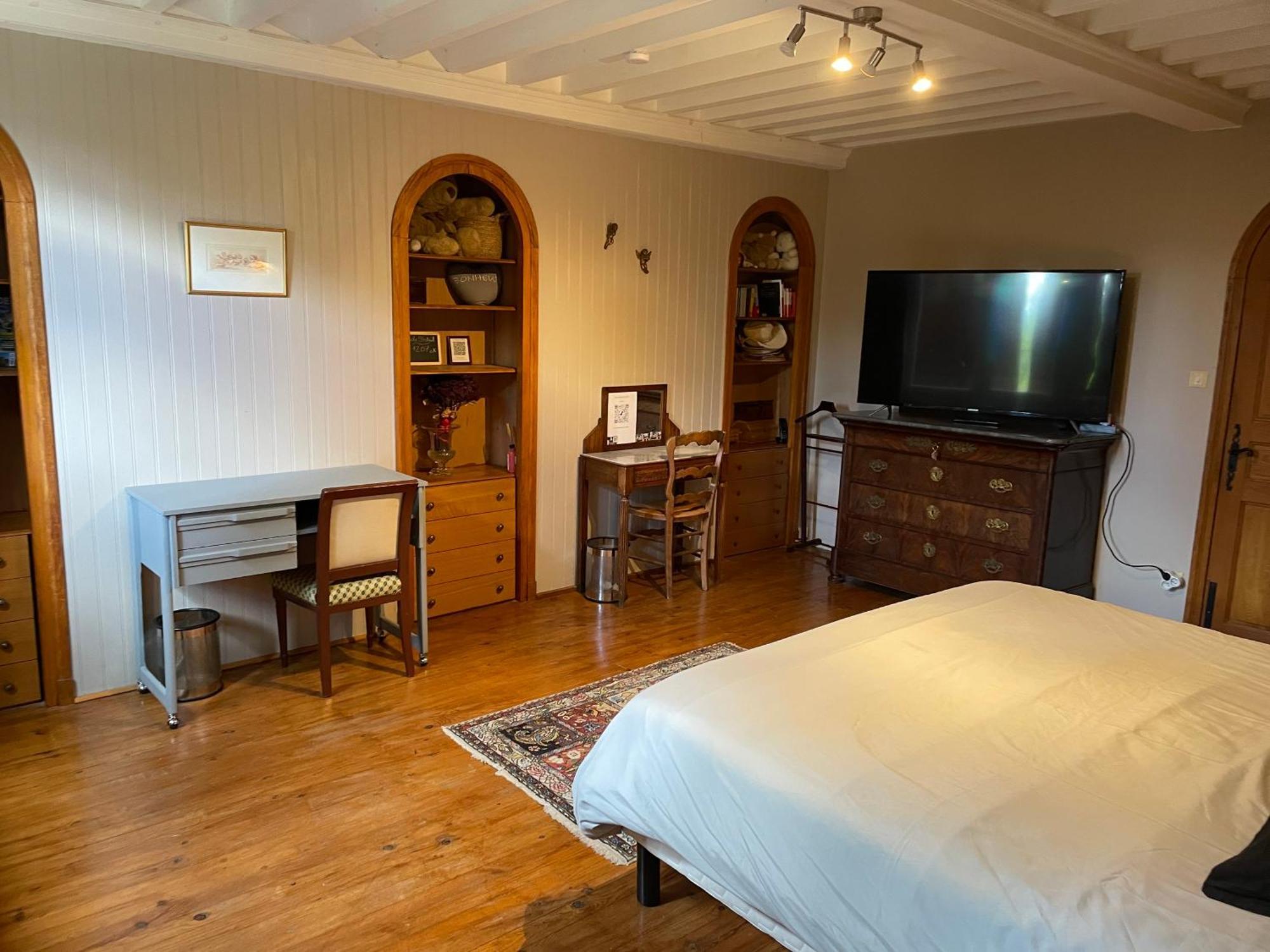 Chez-Sixtine Apartment Albon Екстериор снимка