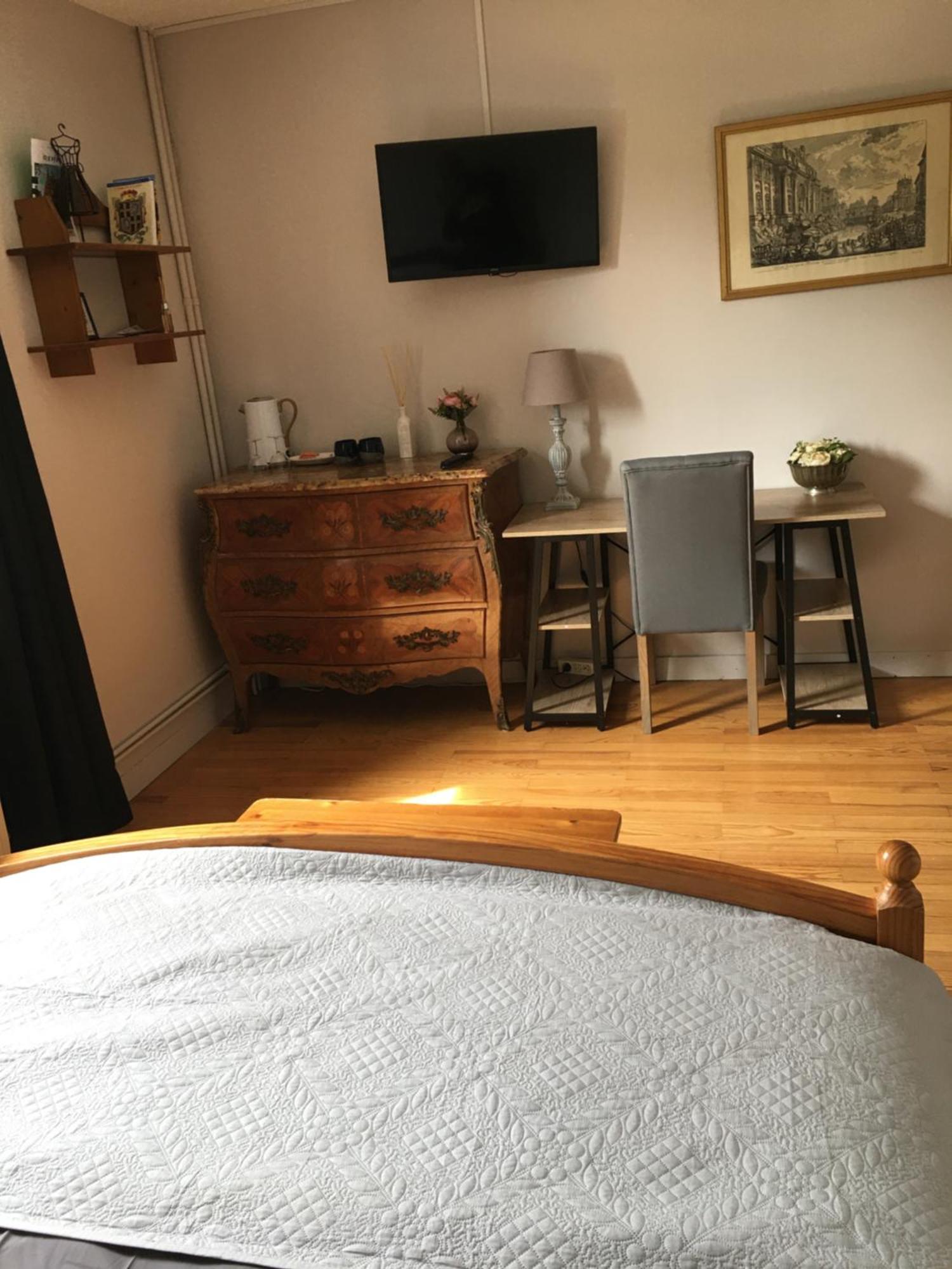 Chez-Sixtine Apartment Albon Екстериор снимка