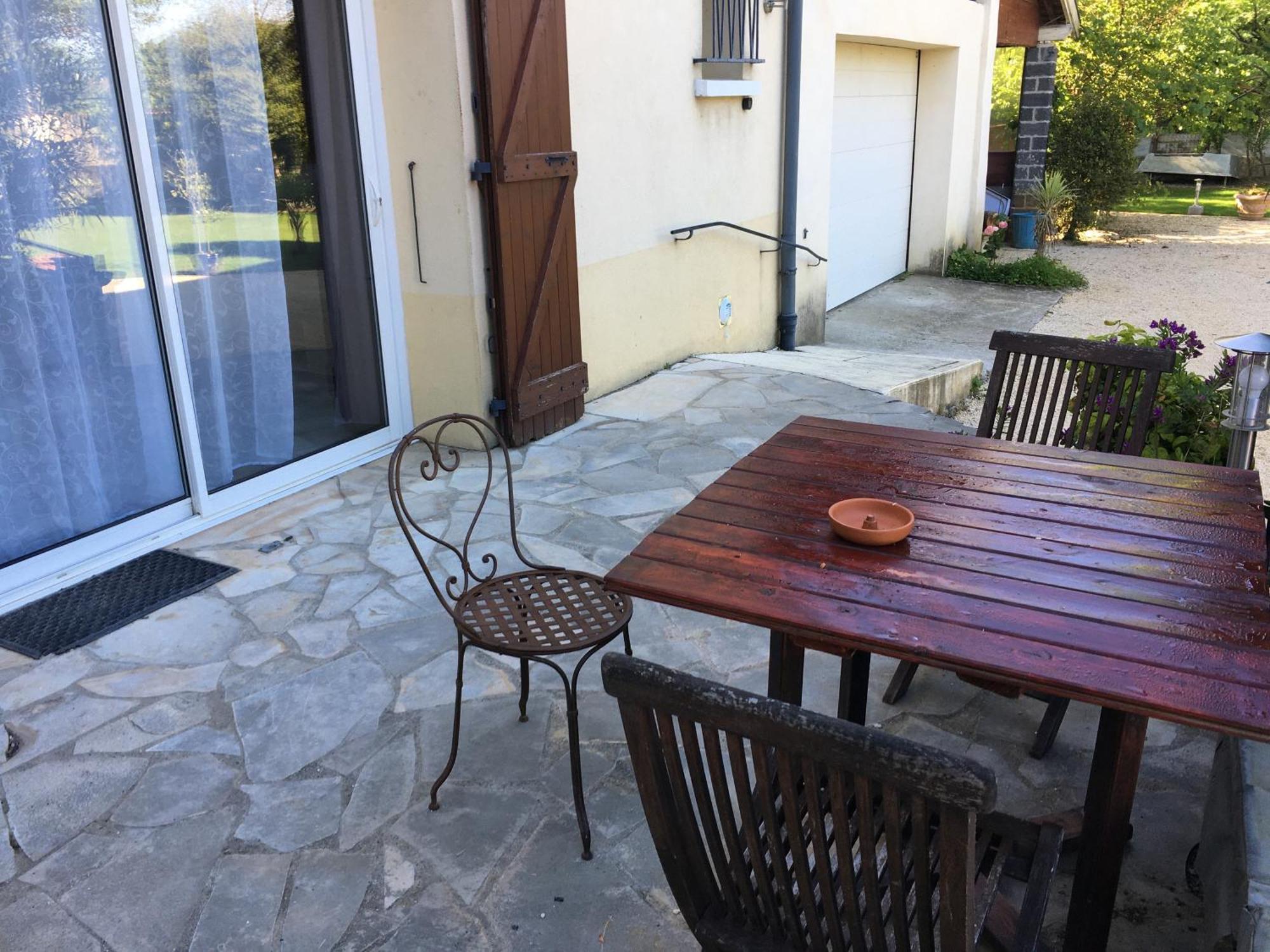 Chez-Sixtine Apartment Albon Екстериор снимка