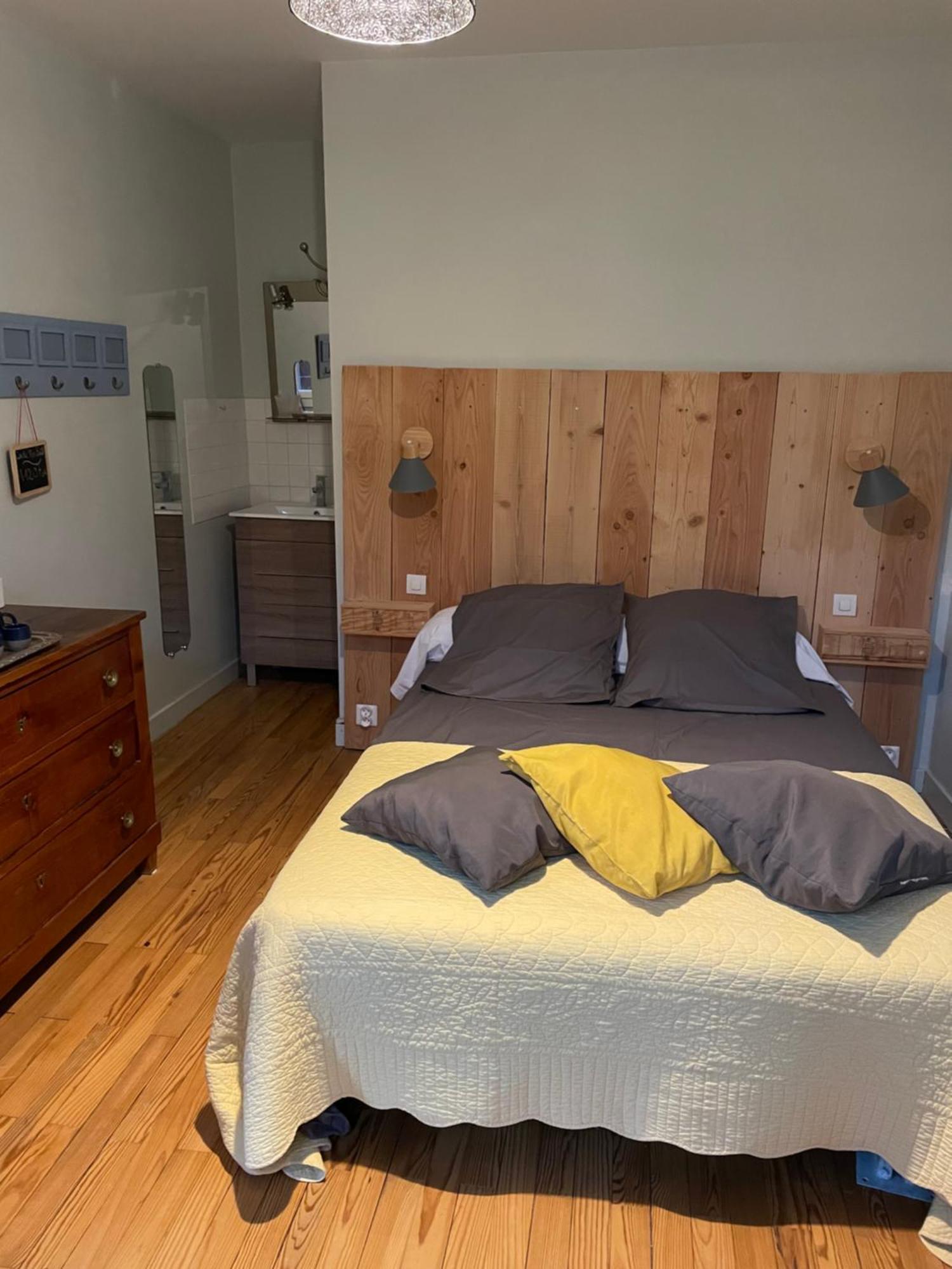Chez-Sixtine Apartment Albon Екстериор снимка